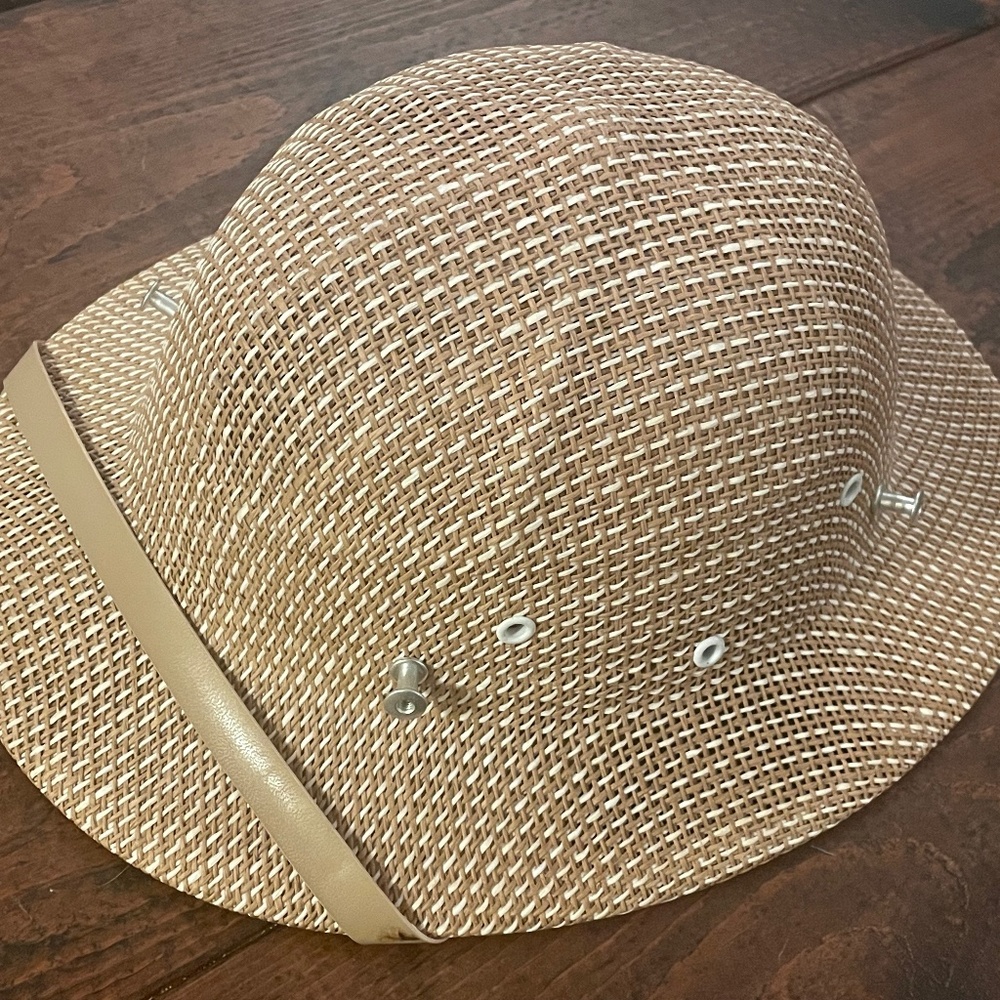 Safari hat